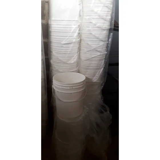 Tobo Plastico Cuñete Con  Tapa 18 Litros 