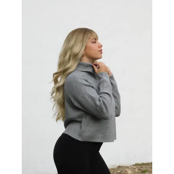 Polera De Hilo Tejido Con Cuello Alto