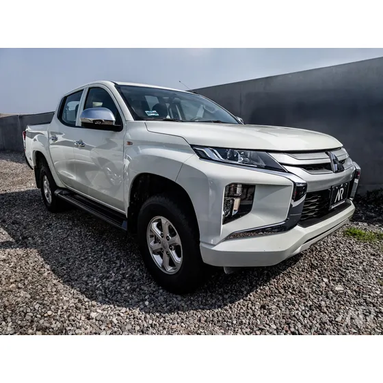 Mitsubishi L200 2.4 Glx Cabina Doble 4x4 Diesel Mt