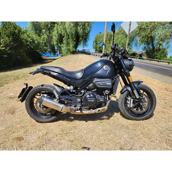 Motocicleta Benelli Leoncino 500 2018