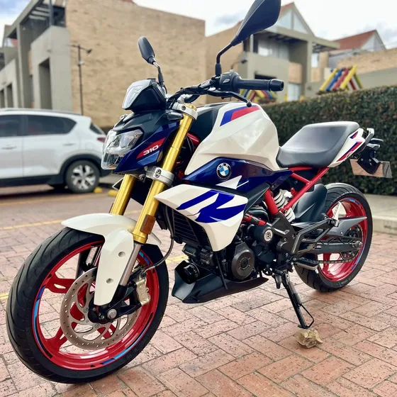 Bmw G310r 2023 Hermosa, Poco Uso, Nunca Chocada, Asegurada