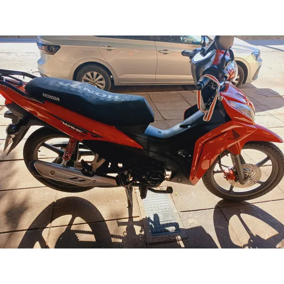 Moto De Color Roja, Full Con Freno A Disco