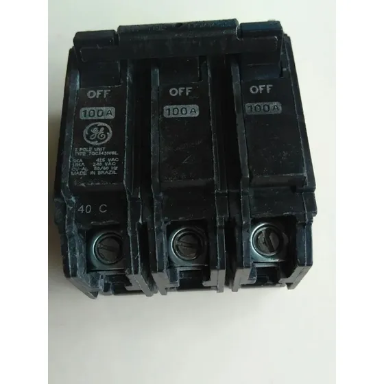 Breaker 3x100 Superficial General Electric
