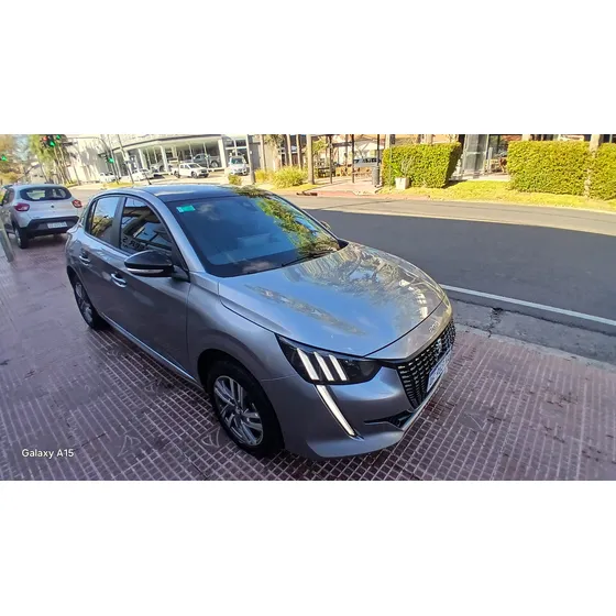 Peugeot 208 1.6 Feline Tiptronic