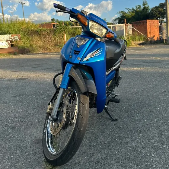 Motocicleta Yamaha  T-105e Crypton Modelo 2010 Azul