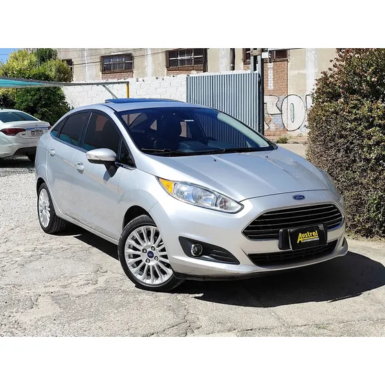 Ford Fiesta Kinetic 1.6 Sedan Titanium Powershift 120cv