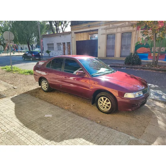 Mitsubishi Lancer 1.3 Glx