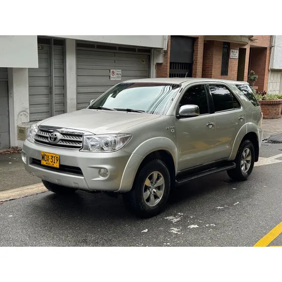 Toyota Fortuner 2.7 Mt 4x4