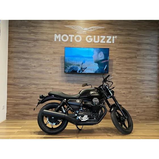 Moto Guzzi V7 Stone - 2025 - 0km