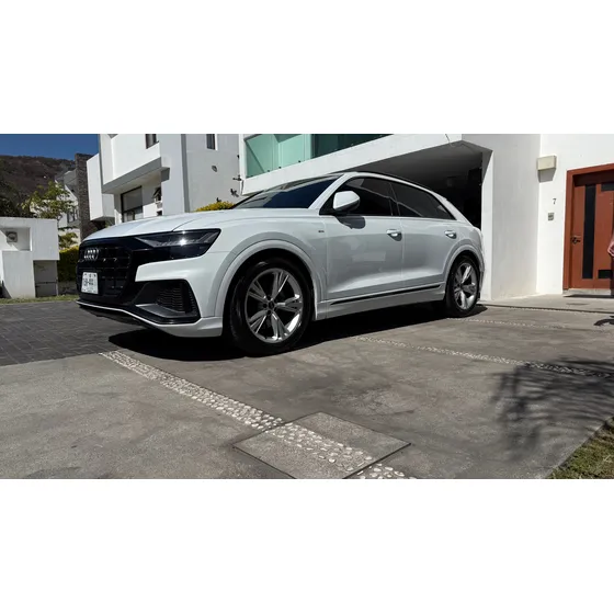 Audi Q8 S Line