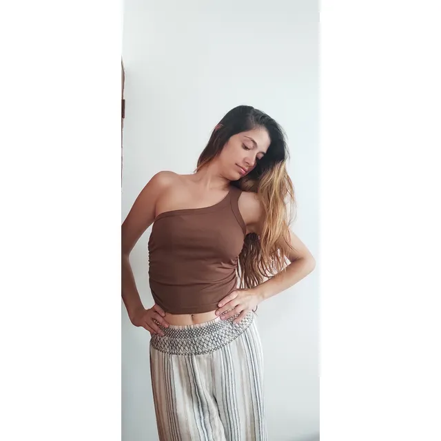 Top Color Marrón Con Pliegues A Los Lados Talla M