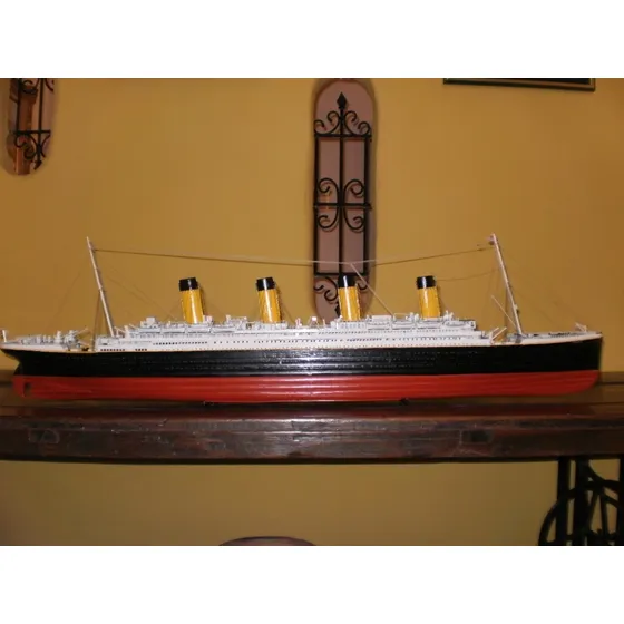 Titanic: Barco Maqueta De Madera De La Casa Amati.