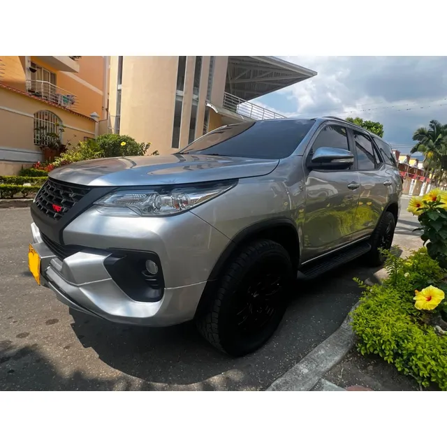 Toyota Fortuner 50 Años 2700
