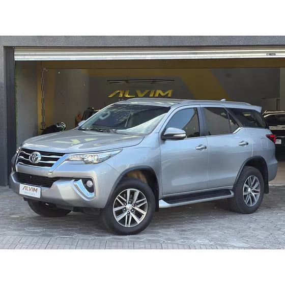 Toyota Sw4 2.8 Tdi Srx 7l 4x4 Aut. 5p