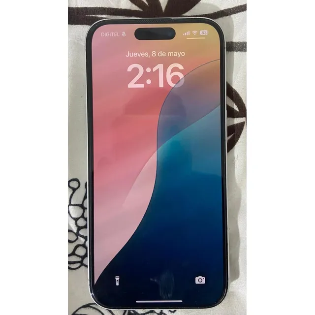 iPhone 16 Normal
