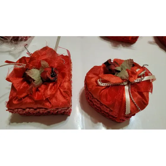 Set De 2 Cofrecitos Forrados Y Adornados Con Rosas Rojas