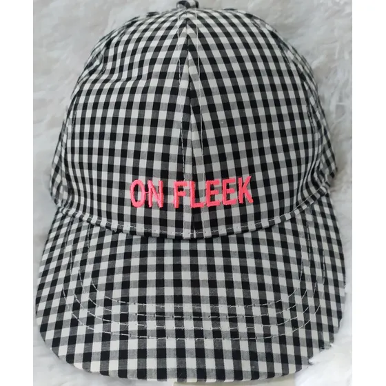  Gorra De Mujer De Cuadrito Blanco Y Negro - Marca Bershka
