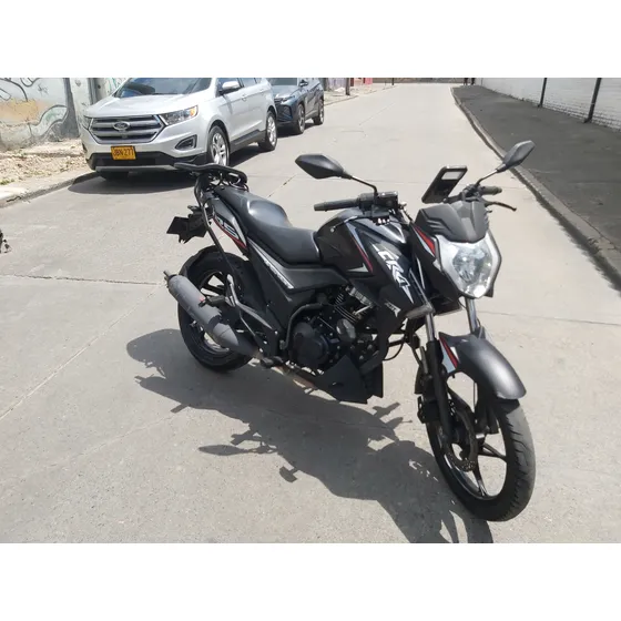 Moto Akt Cr4 125 Negra Mate, Familiar.