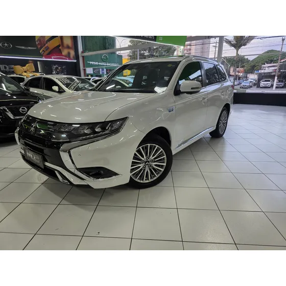 Mitsubishi Outlander Outlander Hpe-s 3.0 V6 4x4 5p Aut.