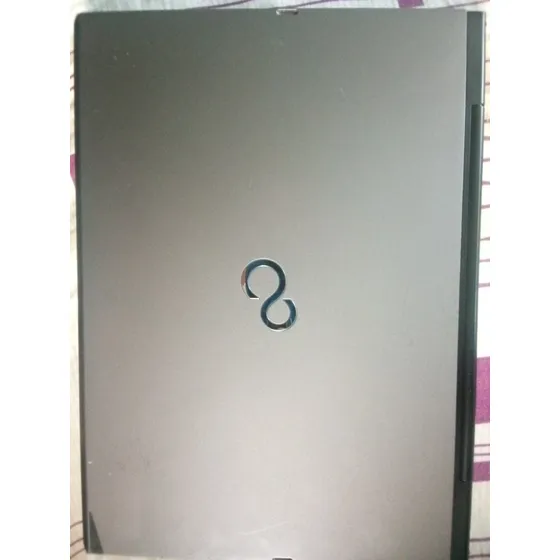 Laptop Fujitsu I5 6ta Generación