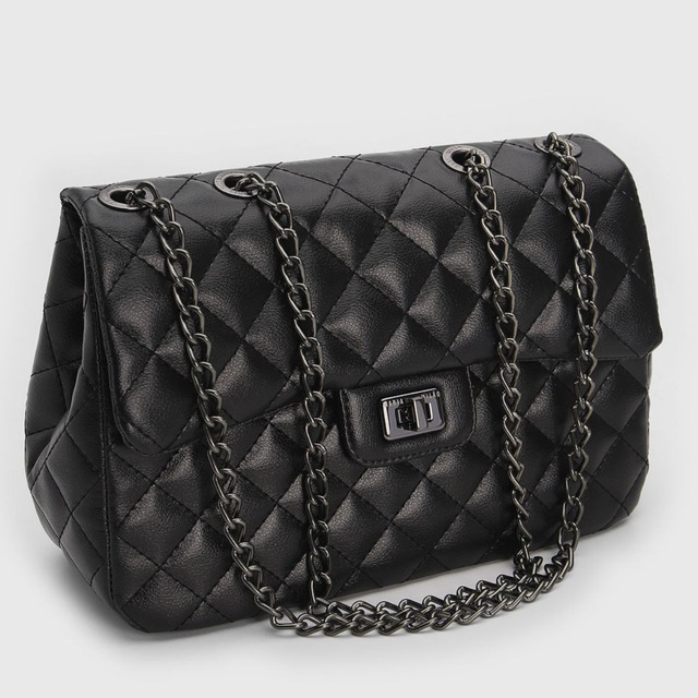 Bolsa Feminina Corrente Transversal Matelassê Média Bolsa Feminina Corrente Transversal Matelassê Média