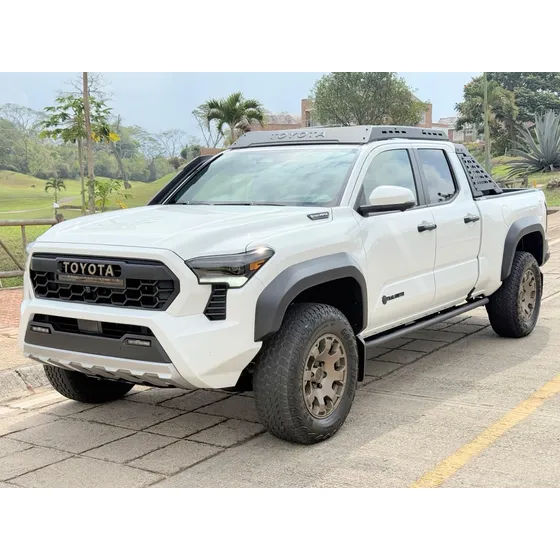Toyota Tacoma Trailhunter Hybrida 2.4