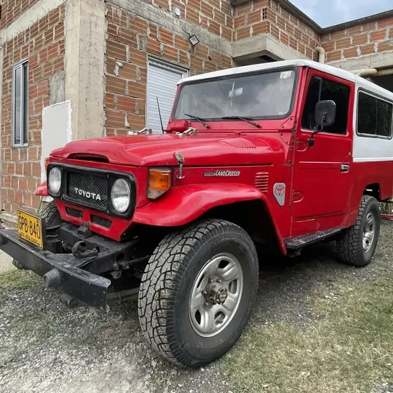 Toyota Land Cruiser 1974 4.2 Fj43