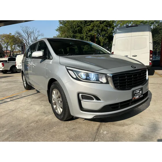 Kia Sedona 2.0 Lx At