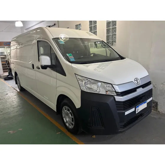 Toyota Hiace 2.8 Tdi Furgón 6at L2h2 3a 5p