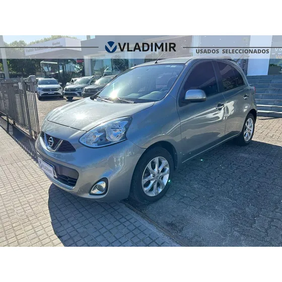Nissan March -