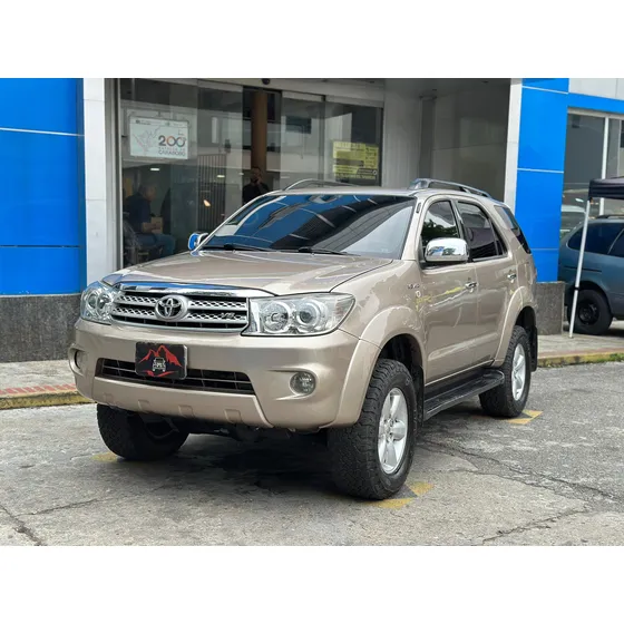 Toyota Fortuner Sr