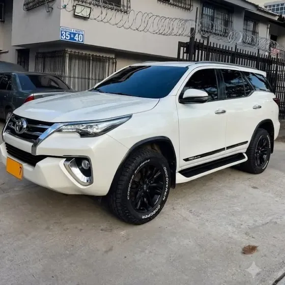 Toyota Fortuner 2019 Diesel 2.4 Sw4