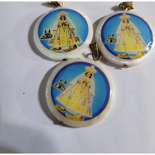 Pack  3 Dijes Nacar Virgen Del Valle Y Denarios Prendedores