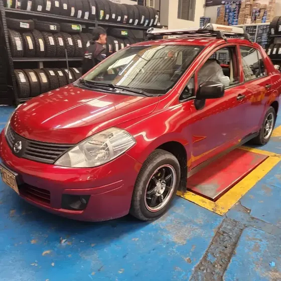 Nissan Tiida 2012 1800