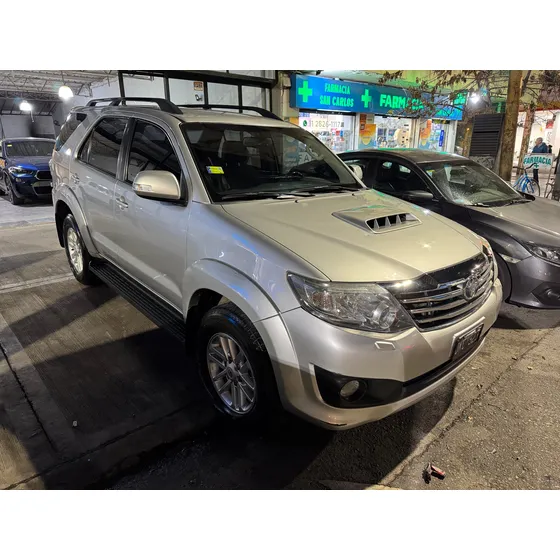 Toyota Hilux Sw4 3.0 Srv Cuero 171cv 4x4