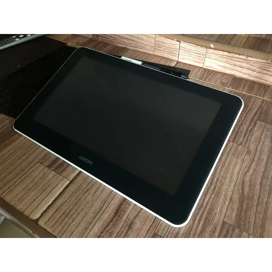 Tableta Gráfica Wacom One Pantalla Hd 1920x1080 Lápiz Precis