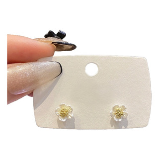 Aretes De Margaritas Con Flor Blanca Cortos Elegantes Aretes De Margaritas Con Flor Blanca Cortos Elegantes