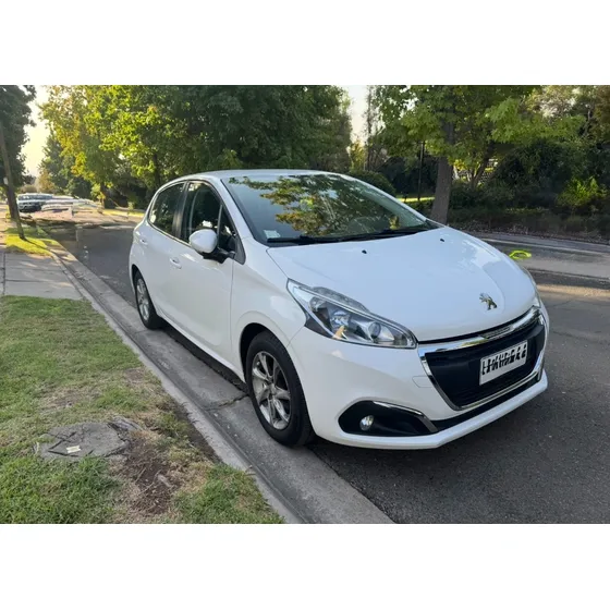 Peugeot 208 Active Pack 1.2 Pure Mt E6