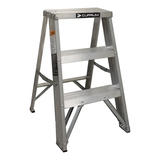 Escalera 2 Peldaños Cuprum 0.61 M Uso Doméstico 150 Kg Gris Claro