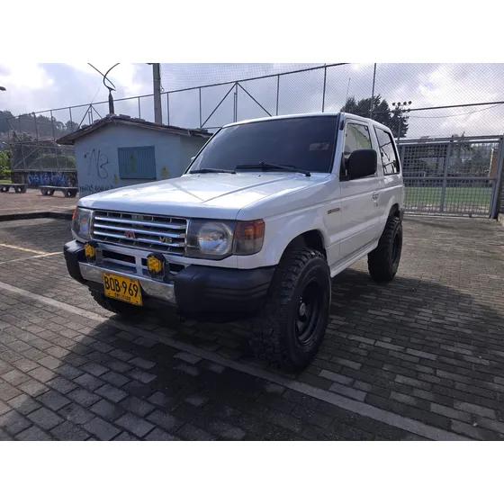Mitsubishi Montero 3.0 V13
