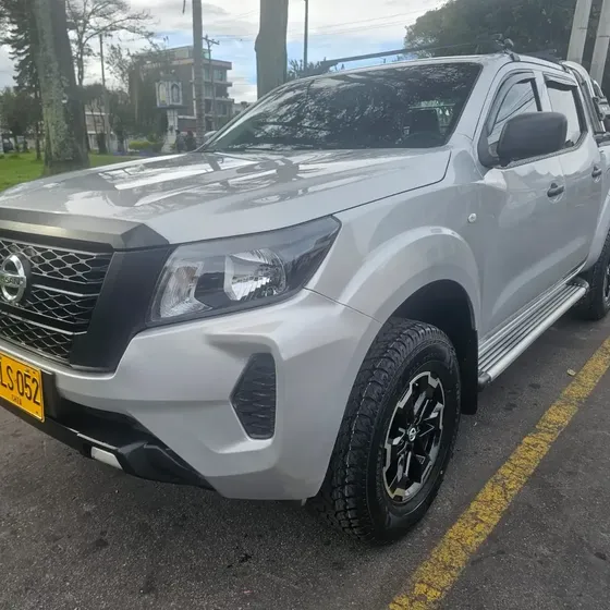 Nissan Frontier 2023 2.5 Cd Sabanera 4x2