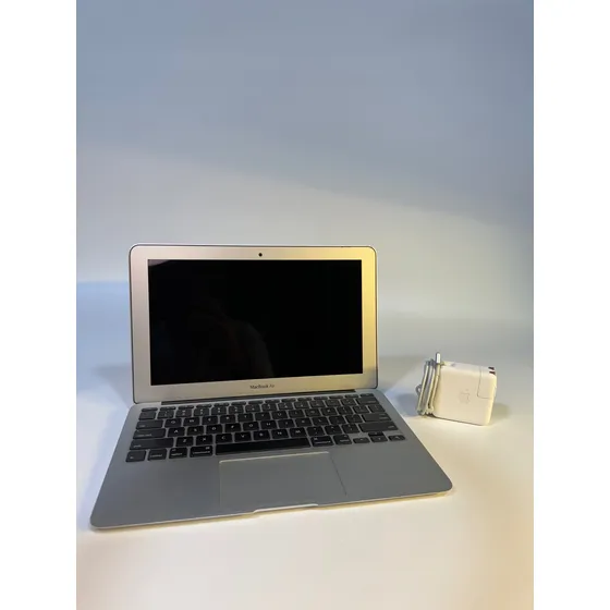 Apple Macbook Air I5 4gb 256gb Ssd A1465 13  Macos