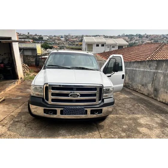 Ford F-350 2011 3.9 L 2p