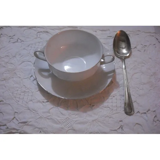 Cuchara De Alpaca Y Taza De Porcelana Bavaria. 2    Cc