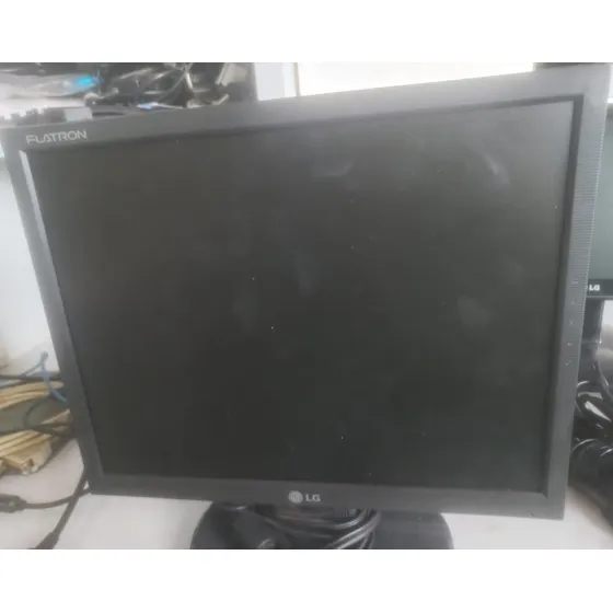 Monitor LG Flatron L1553s-bf (com Defeito Leia Anúncio)