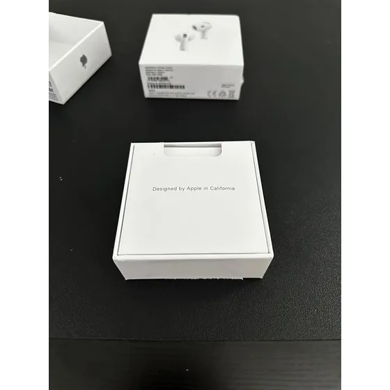 AirPods Gen 3 Apple