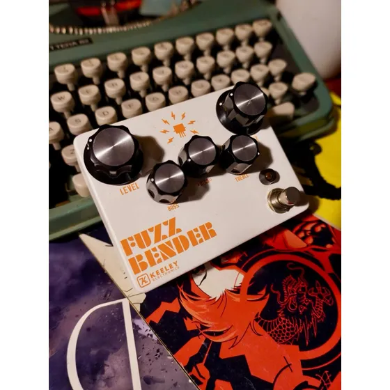 Pedal Keeley Electronics Fuzz Bender Branco