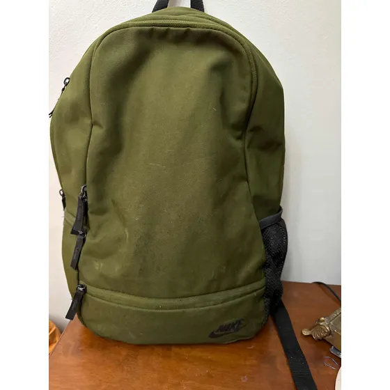 Morral Nike Original Verde Militar. Usado.