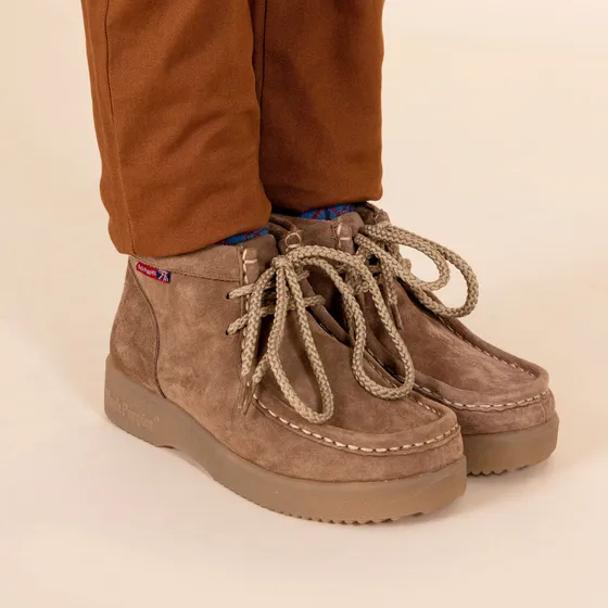 Bota Hush Puppies Sioux Brown Para Niño