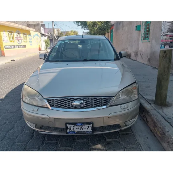 Ford Mondeo 2.5 Ghia V6 Mt
